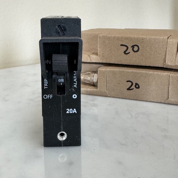 Lot of 2 - CBI Circuit Breaker D2ALX20239 20Amp Bullet Style DD-Frame 1 Pole 80V - Picture 3 of 7